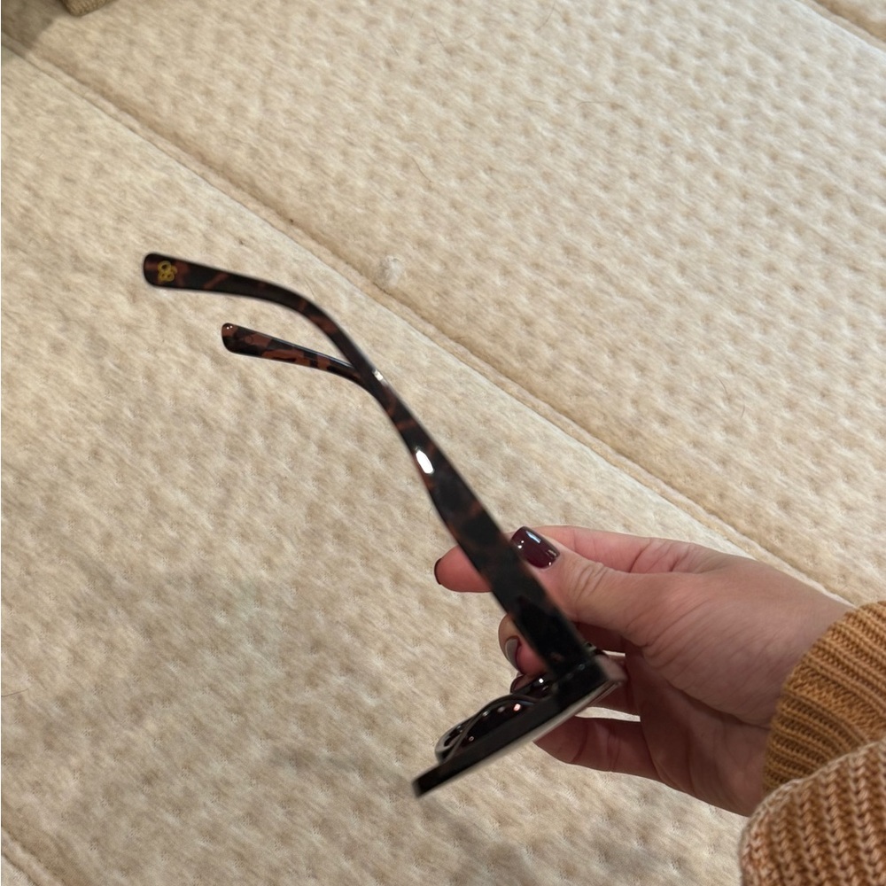 Jessica Simpson Tortoise Shell Sunglasses - Picture 2 of 6